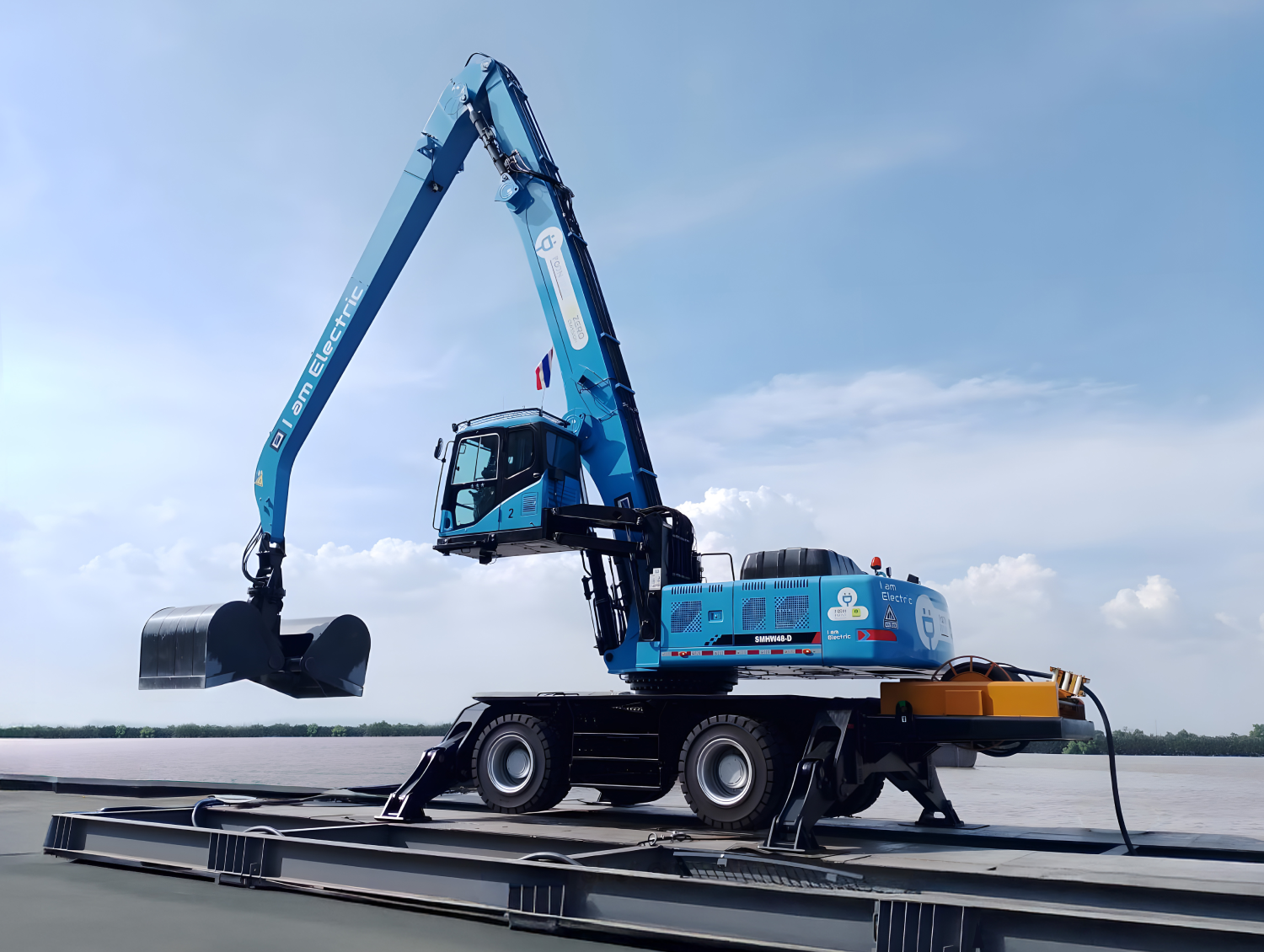 Poonpipat's electric forklift